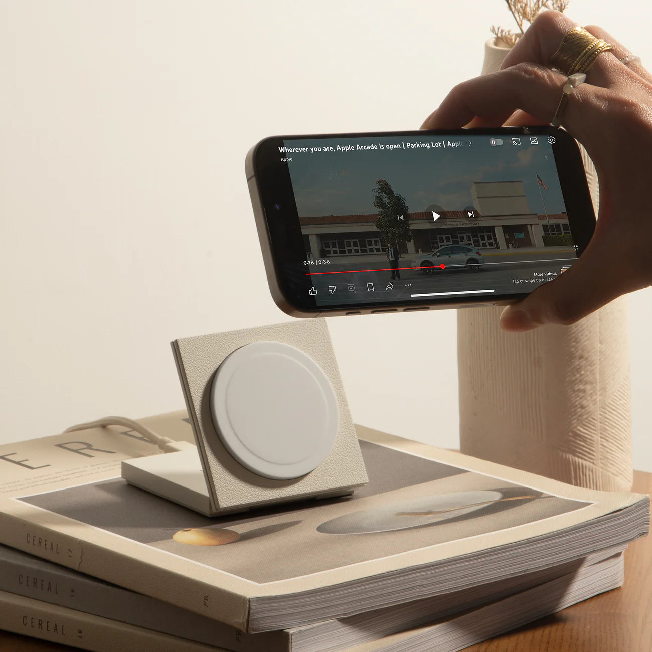 Native Union Rise Magnetic Wireless Charger | Black
