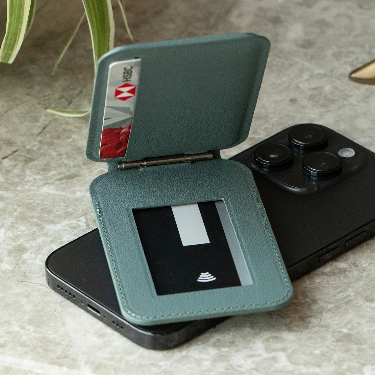 Native Union Active Wallet Stand | Slate Green