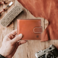Jekyll & Hide Large Bifold Wallet with Coin | Clay