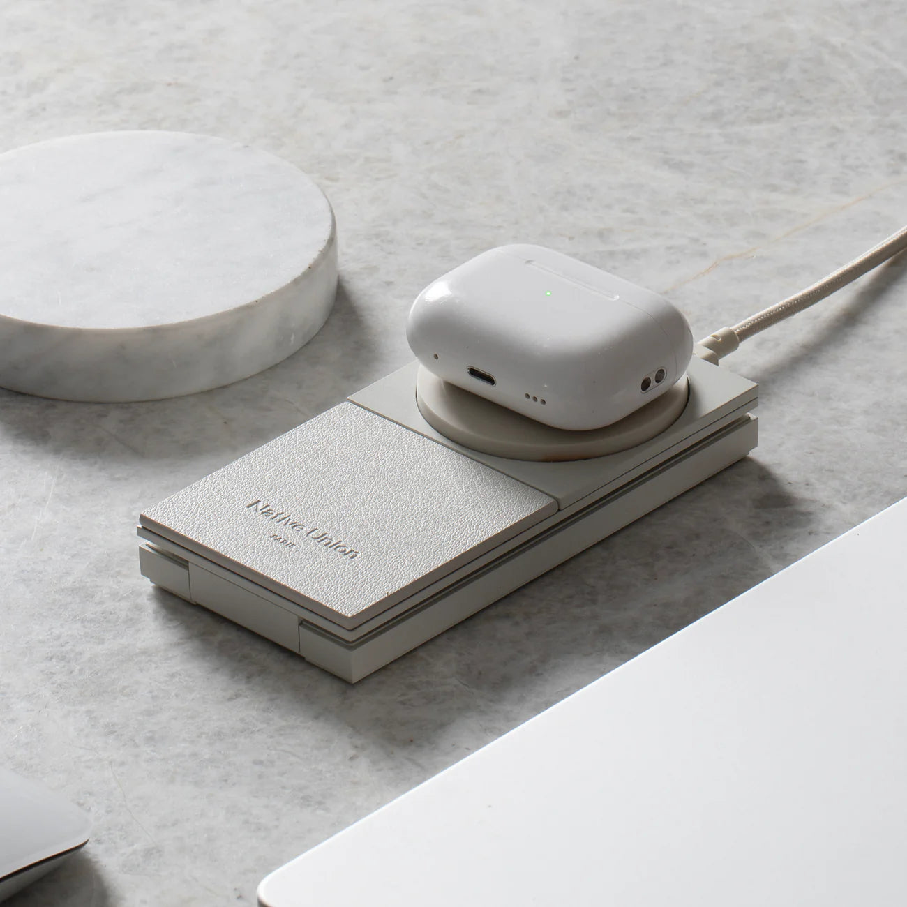 Native Union Rise 2-in-1 Magnetic Wireless Charger | Sandstone